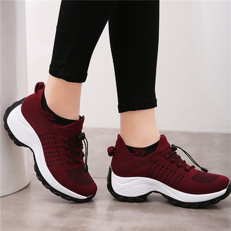 Comfortable women's shoes with air cushion support to reduce back and knee stress